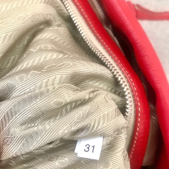 Prada handbag. - Picture 9 of 16